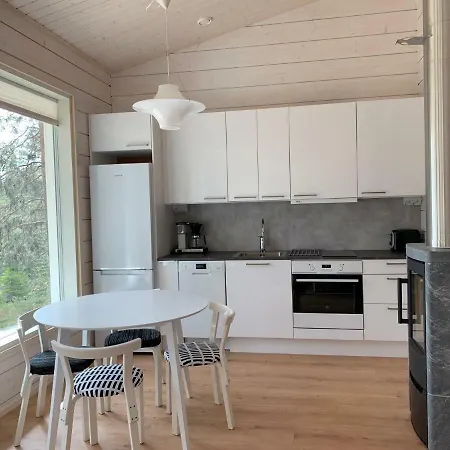 Lumihelmi A & B 公寓 Äkäslompolo