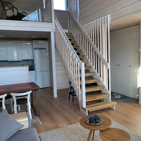 Lumihelmi A & B 公寓 Äkäslompolo